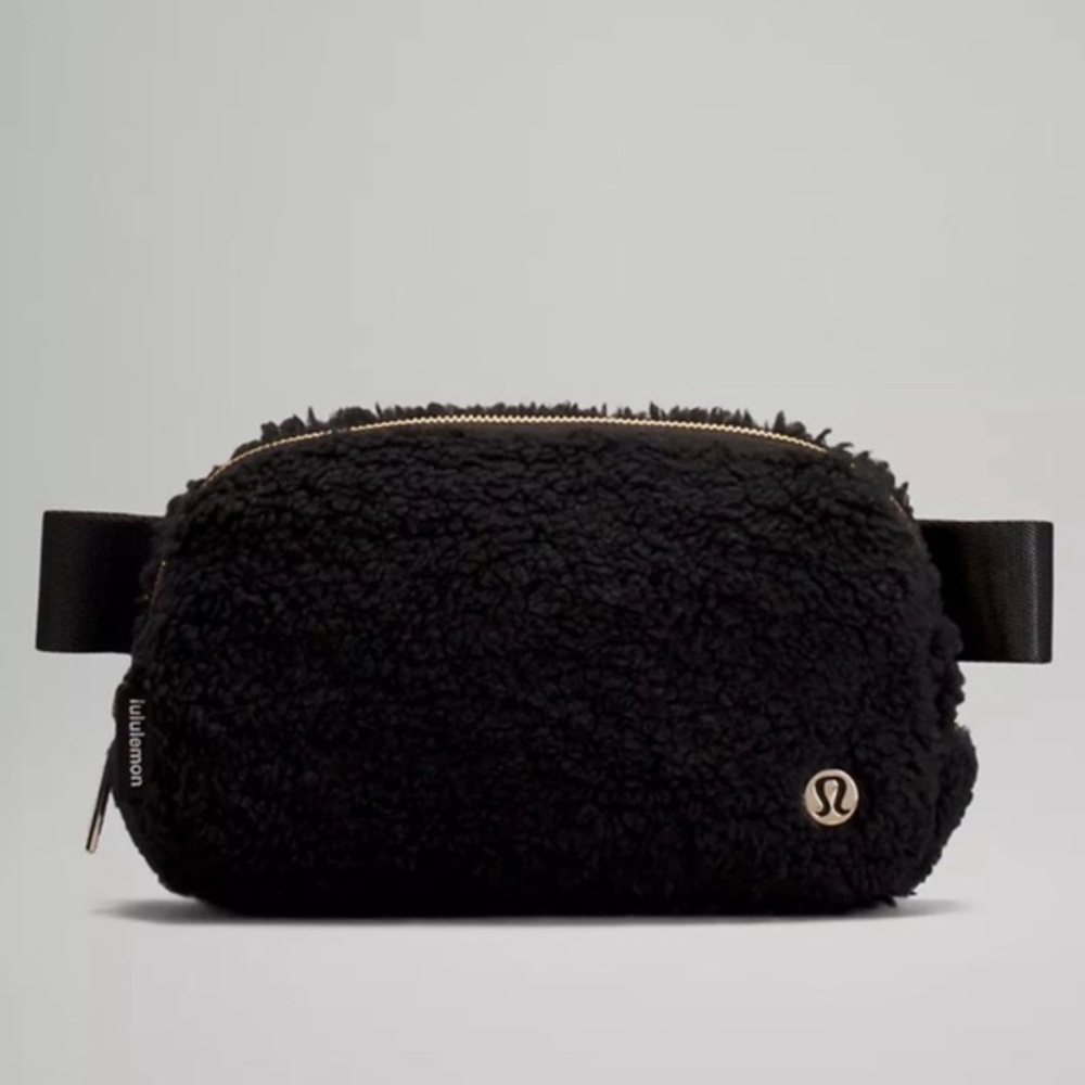 Lululemon Everywhere Fleece Belt Bag New